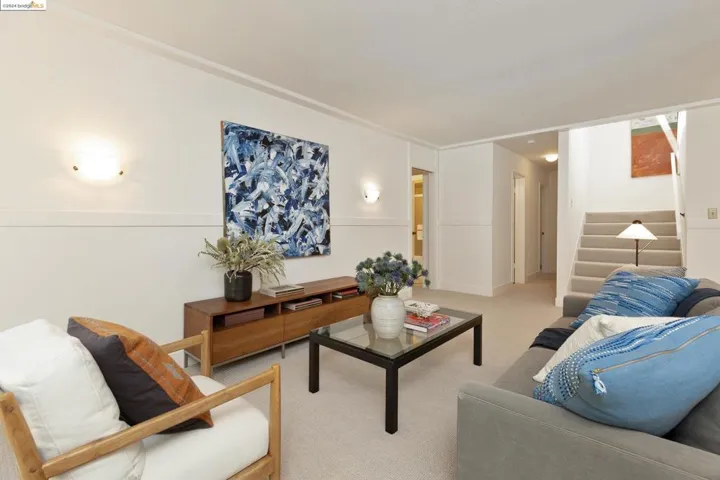 8030 Shepherd Canyon Rd, Oakland, California 94611