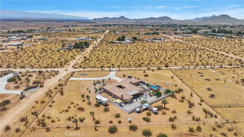 16323 Shirwaun Road, Apple Valley, California 92307 home-pic-59
