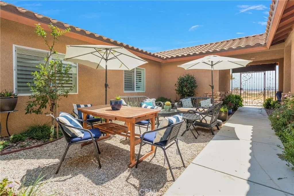 16323 Shirwaun Road, Apple Valley, California 92307 home-pic-3