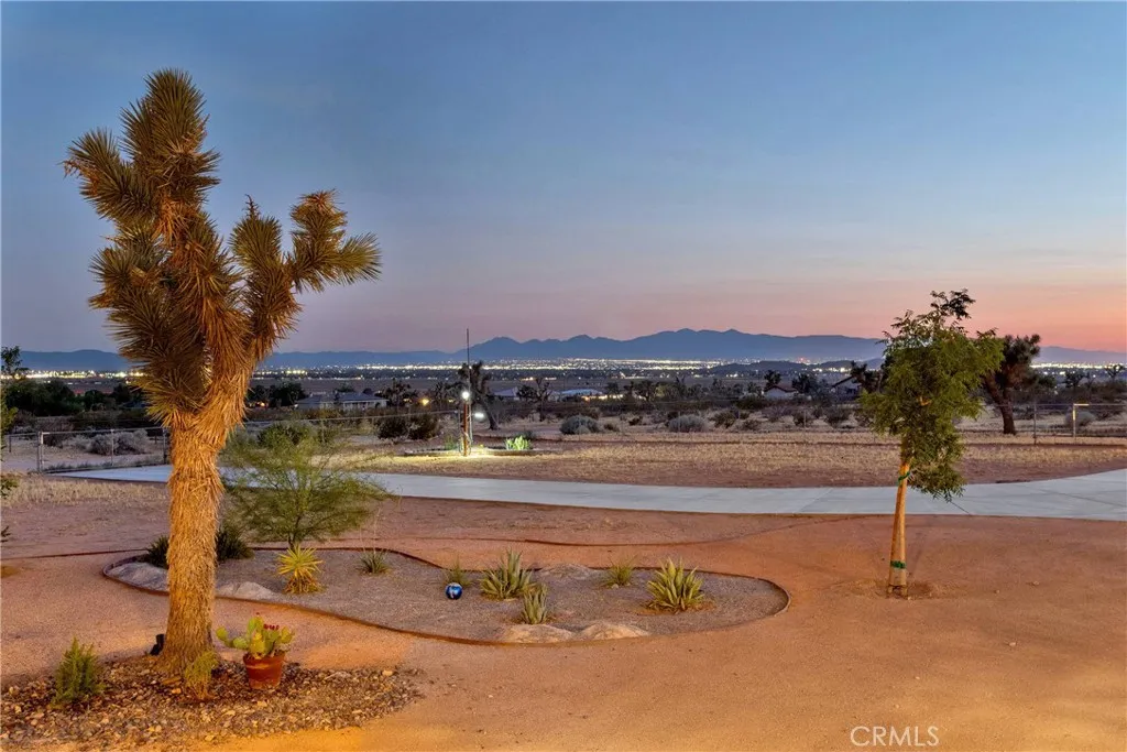 16323 Shirwaun Road, Apple Valley, California 92307 home-pic-52
