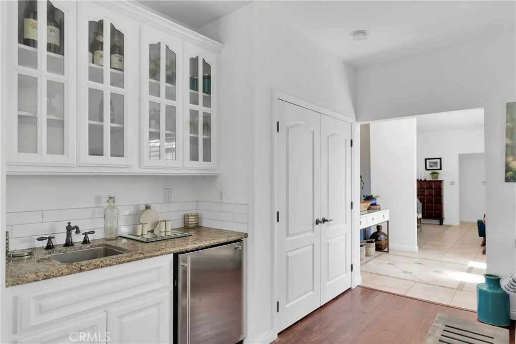 16323 Shirwaun Road, Apple Valley, California 92307 home-pic-8