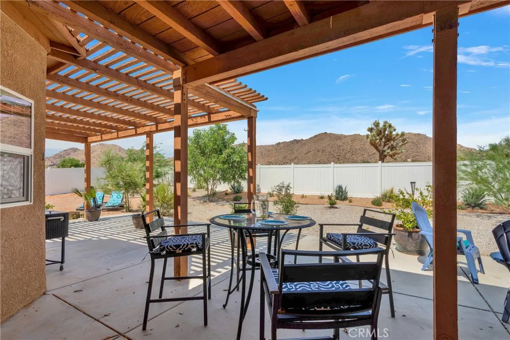16323 Shirwaun Road, Apple Valley, California 92307 home-pic-40