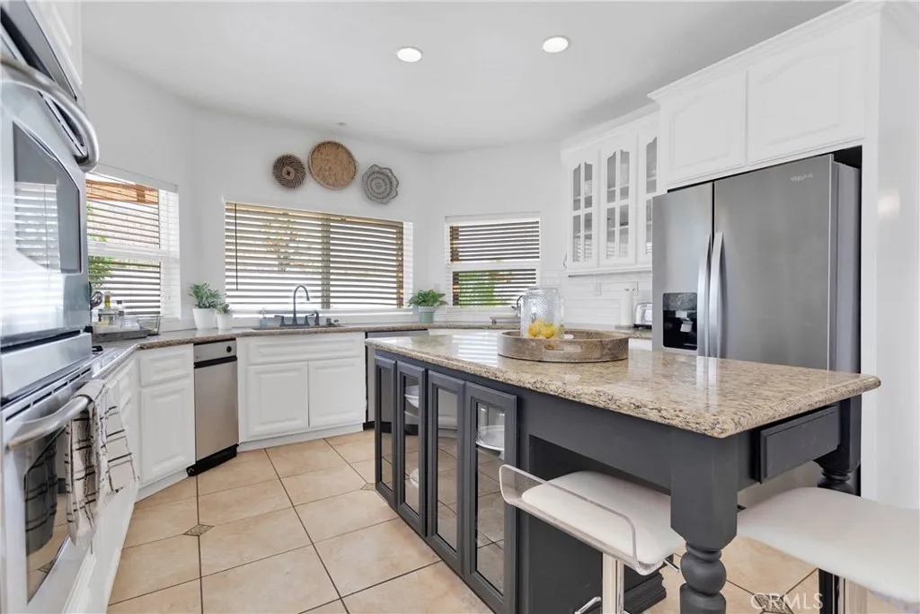 16323 Shirwaun Road, Apple Valley, California 92307 home-pic-12
