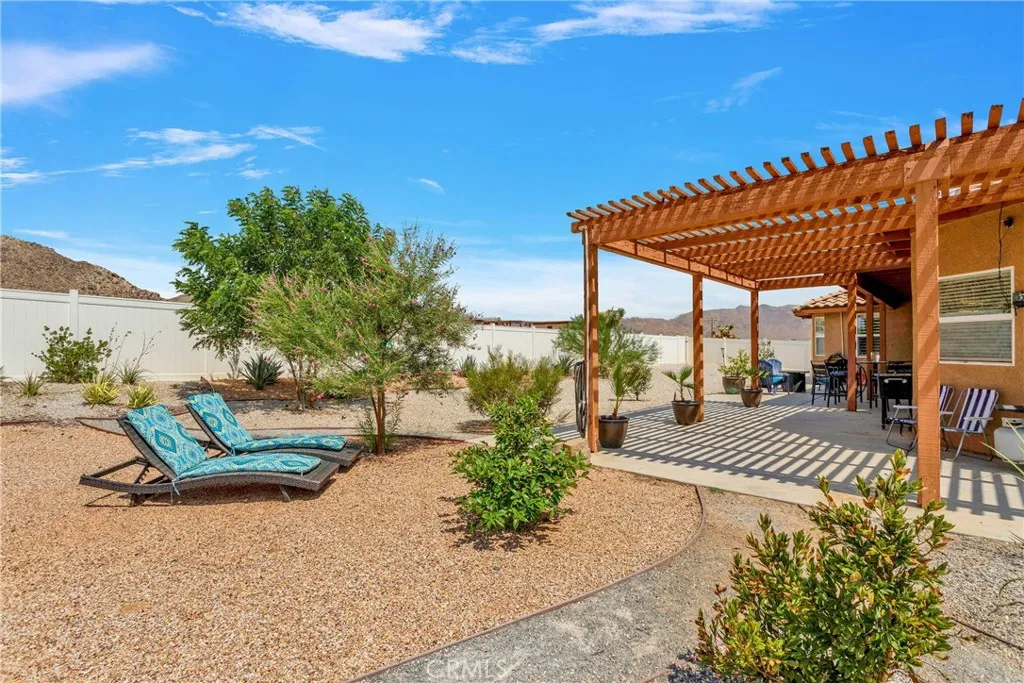 16323 Shirwaun Road, Apple Valley, California 92307 home-pic-39