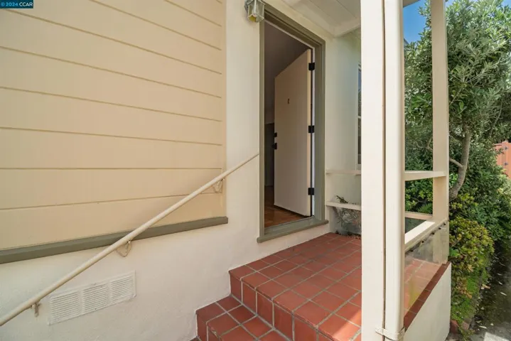 548 Skyline Dr, Daly City, California 94015