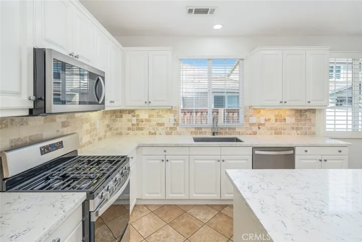 5904 Bogota Place, Bakersfield, California 93306