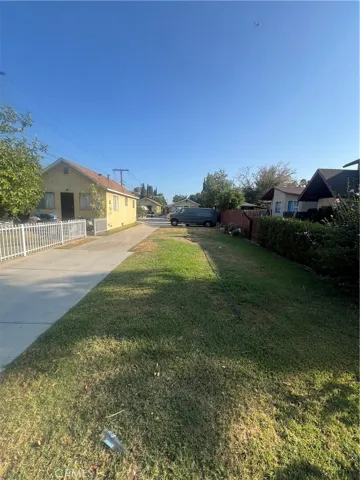 4742 S Live Oak Street, Cudahy, California 90201