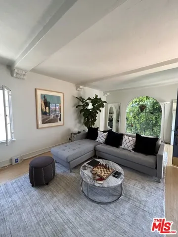 921 S Shenandoah Street, Los Angeles, California 90035