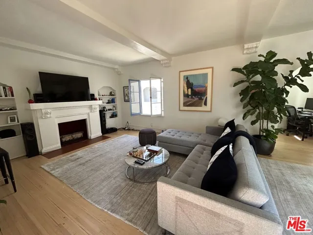 921 S Shenandoah Street, Los Angeles, California 90035