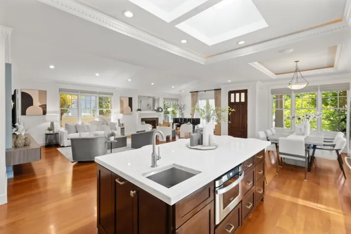 20275 La Paloma Avenue, Saratoga, California 95070