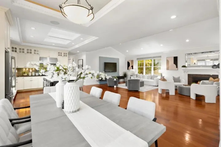 20275 La Paloma Avenue, Saratoga, California 95070