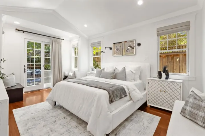 20275 La Paloma Avenue, Saratoga, California 95070