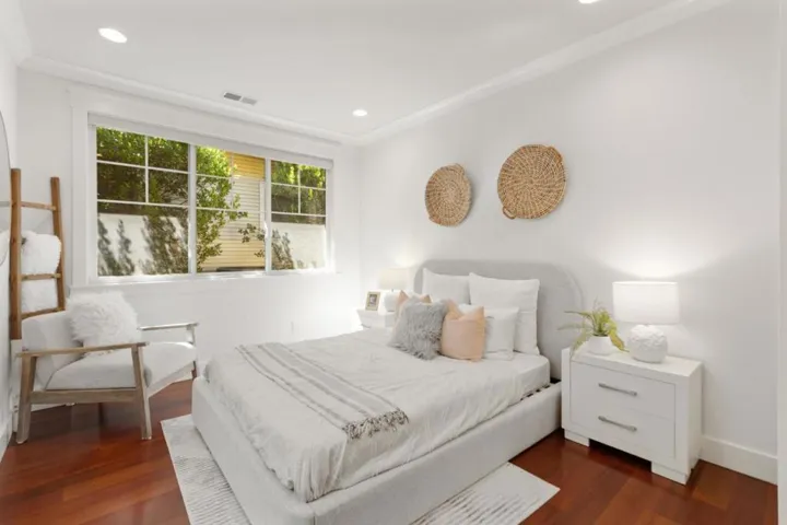 20275 La Paloma Avenue, Saratoga, California 95070