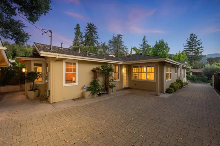 20275 La Paloma Avenue, Saratoga, California 95070