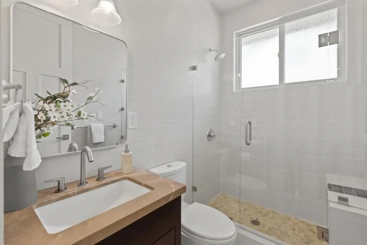 20275 La Paloma Avenue, Saratoga, California 95070