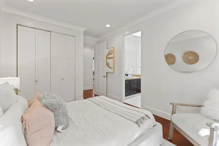 20275 La Paloma Avenue, Saratoga, California 95070