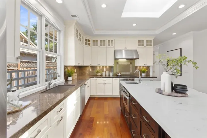 20275 La Paloma Avenue, Saratoga, California 95070