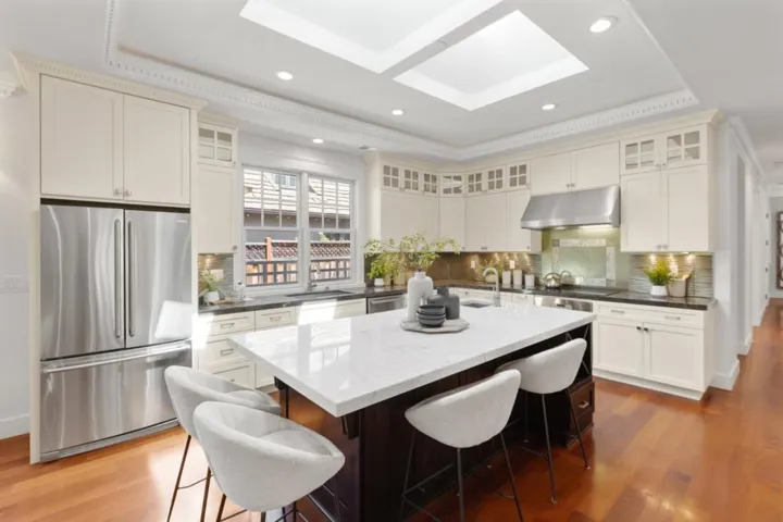 20275 La Paloma Avenue, Saratoga, California 95070