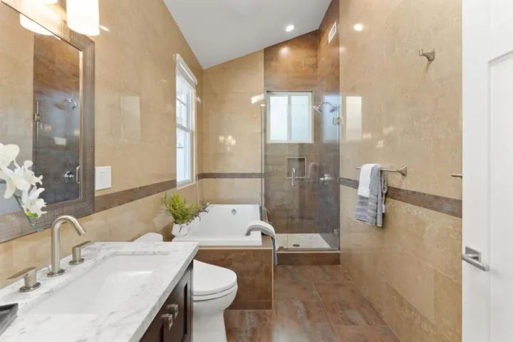 20275 La Paloma Avenue, Saratoga, California 95070