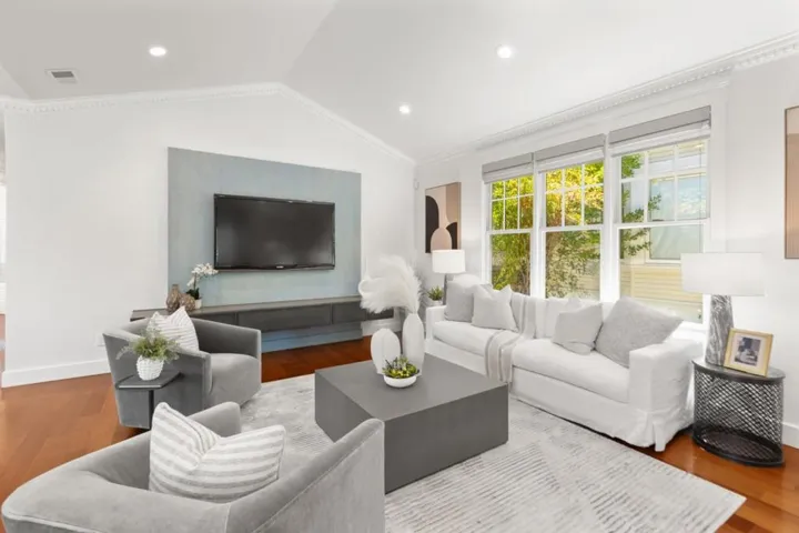 20275 La Paloma Avenue, Saratoga, California 95070