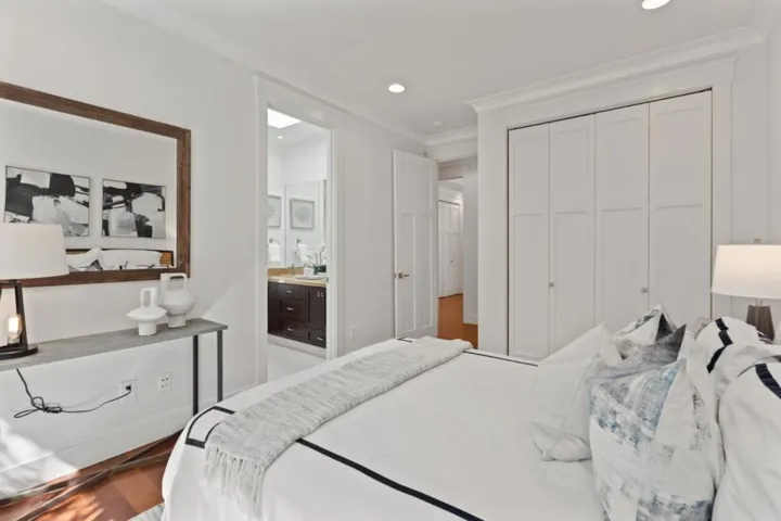 20275 La Paloma Avenue, Saratoga, California 95070