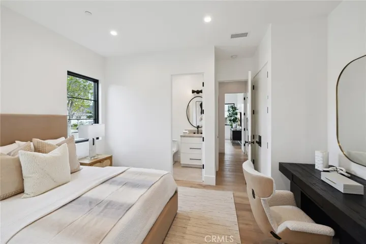 1227 Berkshire Lane, Newport Beach, California 92660