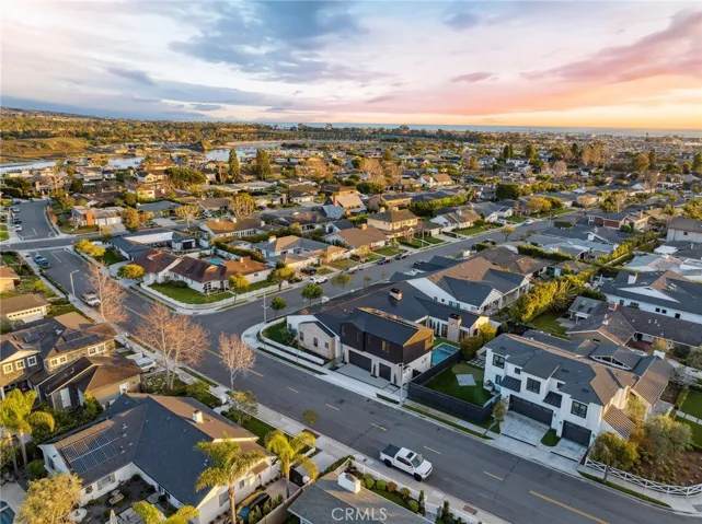 1227 Berkshire Lane, Newport Beach, California 92660