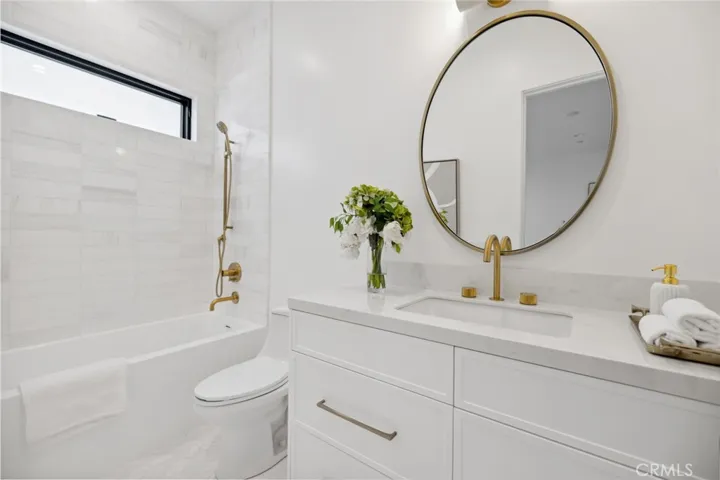 1227 Berkshire Lane, Newport Beach, California 92660