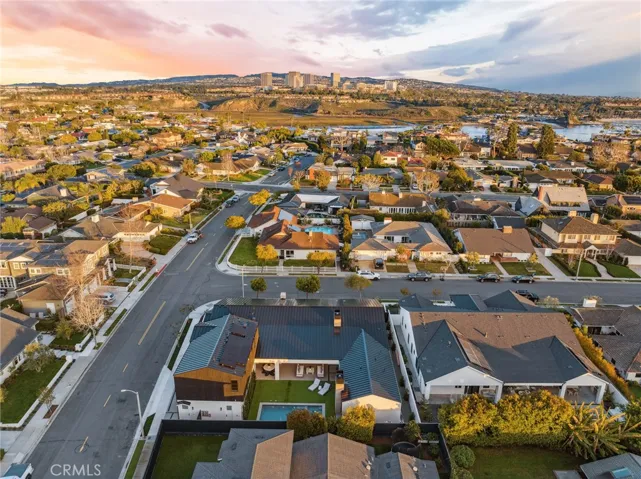 1227 Berkshire Lane, Newport Beach, California 92660