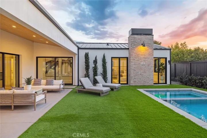 1227 Berkshire Lane, Newport Beach, California 92660