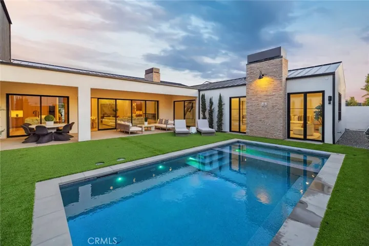 1227 Berkshire Lane, Newport Beach, California 92660