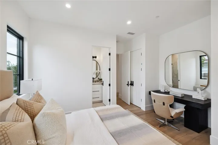 1227 Berkshire Lane, Newport Beach, California 92660