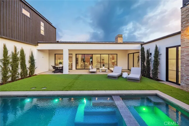 1227 Berkshire Lane, Newport Beach, California 92660
