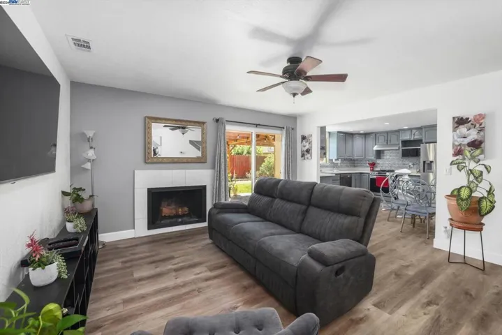 207 Elderberry Ct, Hercules, California 94547