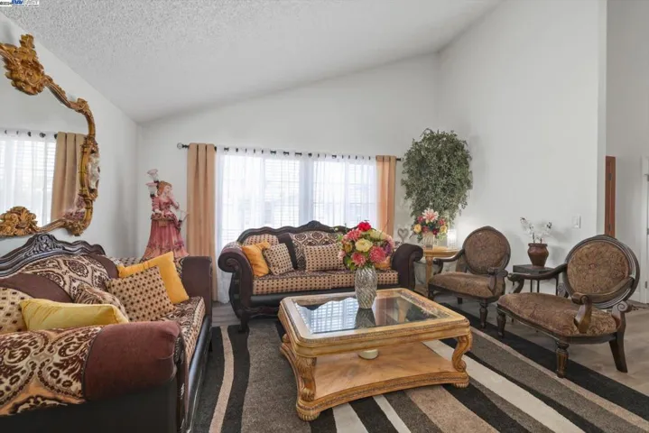 207 Elderberry Ct, Hercules, California 94547