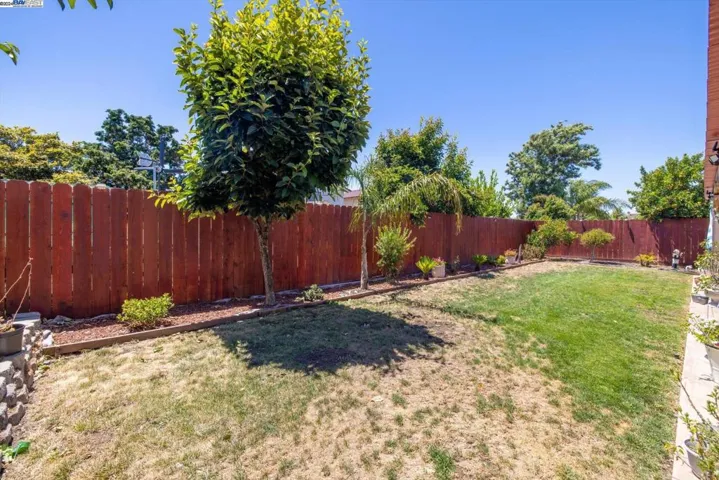207 Elderberry Ct, Hercules, California 94547