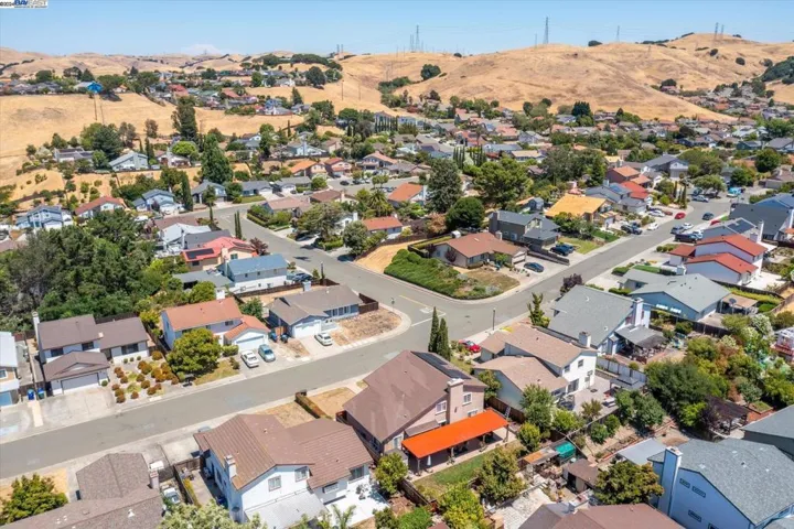207 Elderberry Ct, Hercules, California 94547