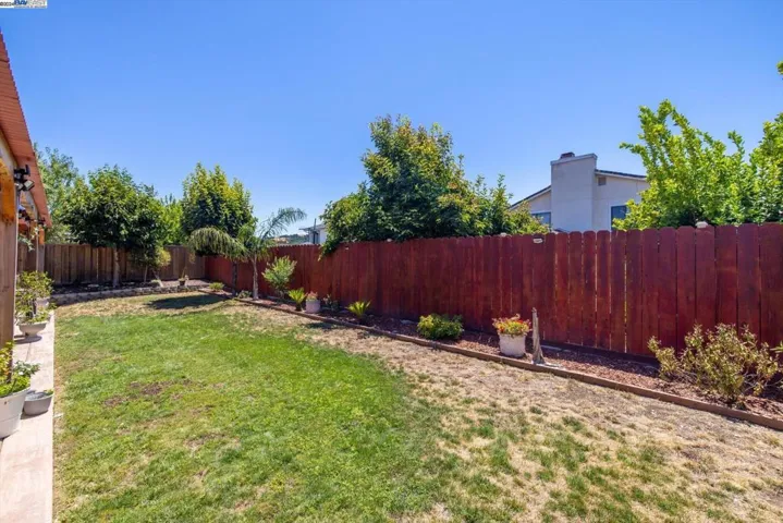 207 Elderberry Ct, Hercules, California 94547