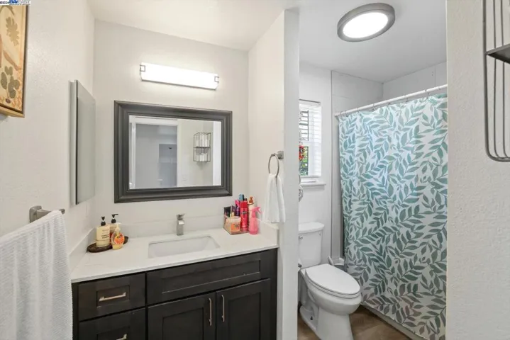 207 Elderberry Ct, Hercules, California 94547