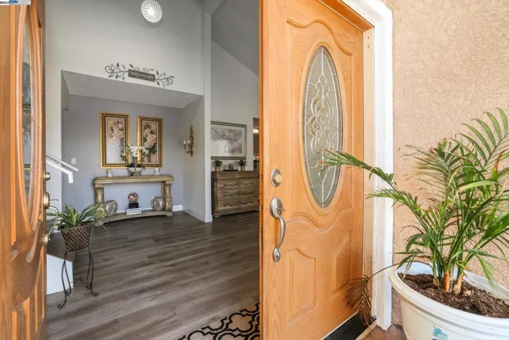 207 Elderberry Ct, Hercules, California 94547