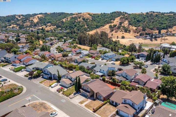 207 Elderberry Ct, Hercules, California 94547
