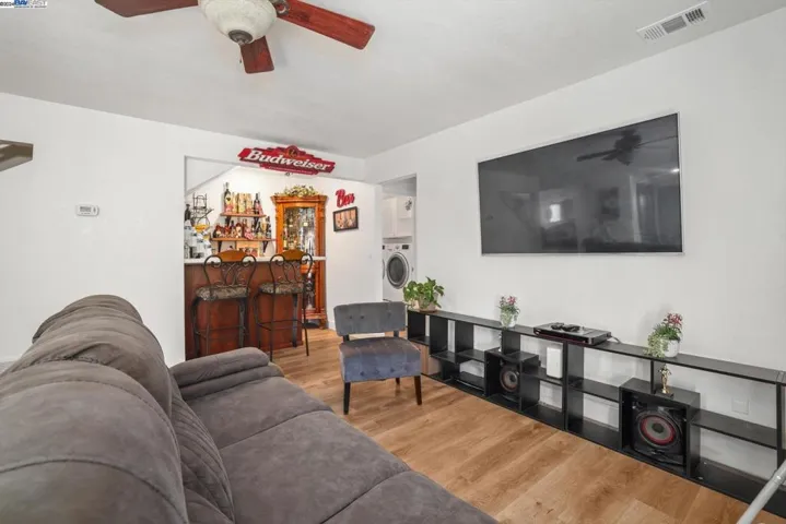 207 Elderberry Ct, Hercules, California 94547