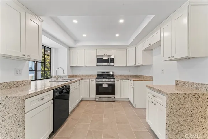 18420 Lemarsh Street 28, Northridge, California 91325