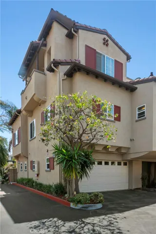 16841 Roosevelt Lane, Huntington Beach, California 92649
