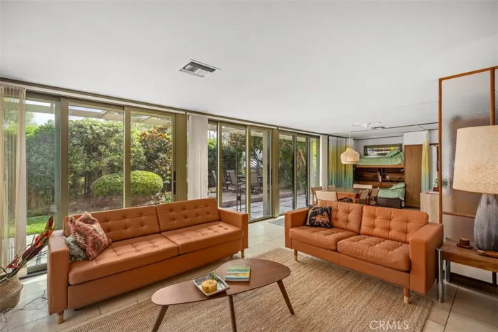 146 Chiquita Street, Laguna Beach, California 92651