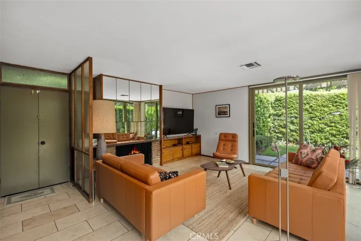 146 Chiquita Street, Laguna Beach, California 92651