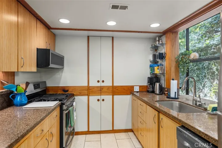 146 Chiquita Street, Laguna Beach, California 92651