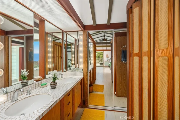 146 Chiquita Street, Laguna Beach, California 92651