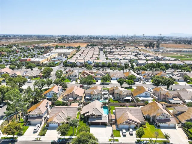 Walk to Stater Brothers shopping, MID UPPER LEFT IN THIS PICTURE