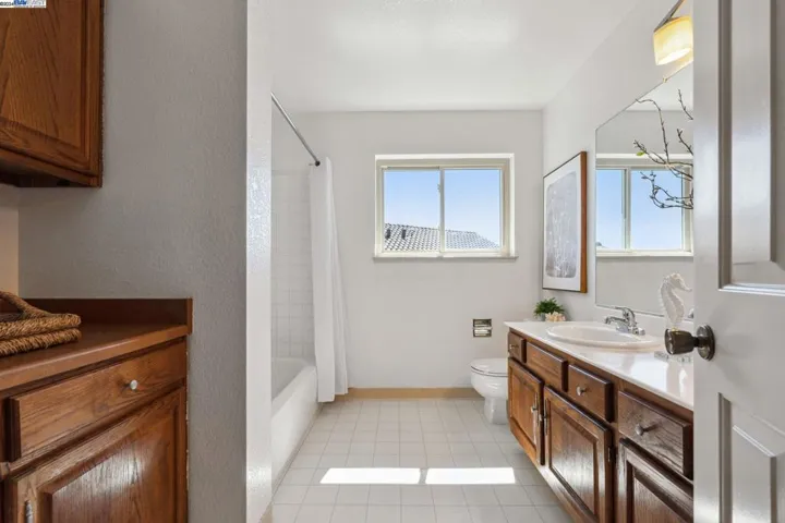 16817 Hallmark Ct, Castro Valley, California 94552